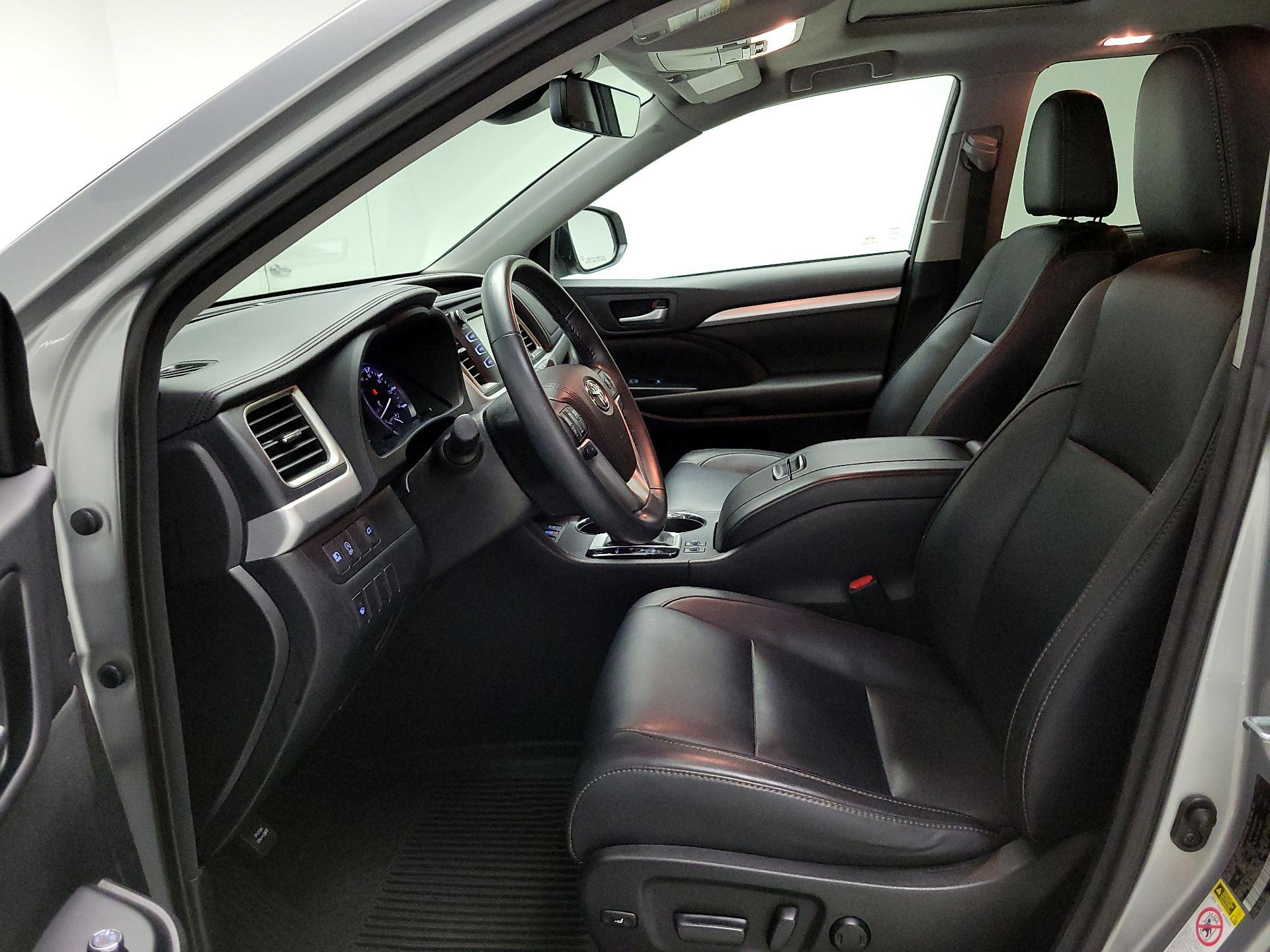 Thumbnail: 2017 Toyota Highlander - 11