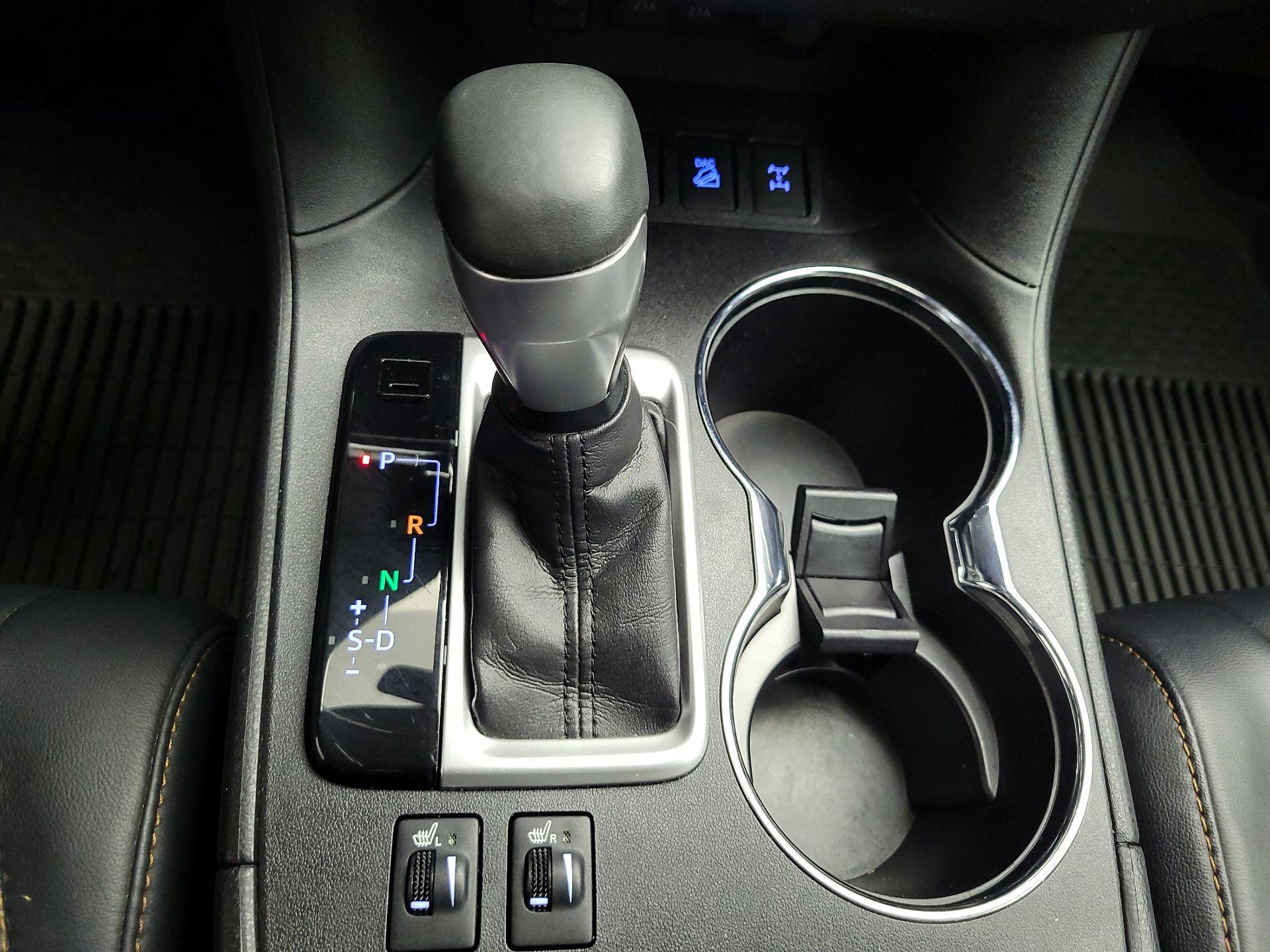 Thumbnail: 2017 Toyota Highlander - 18