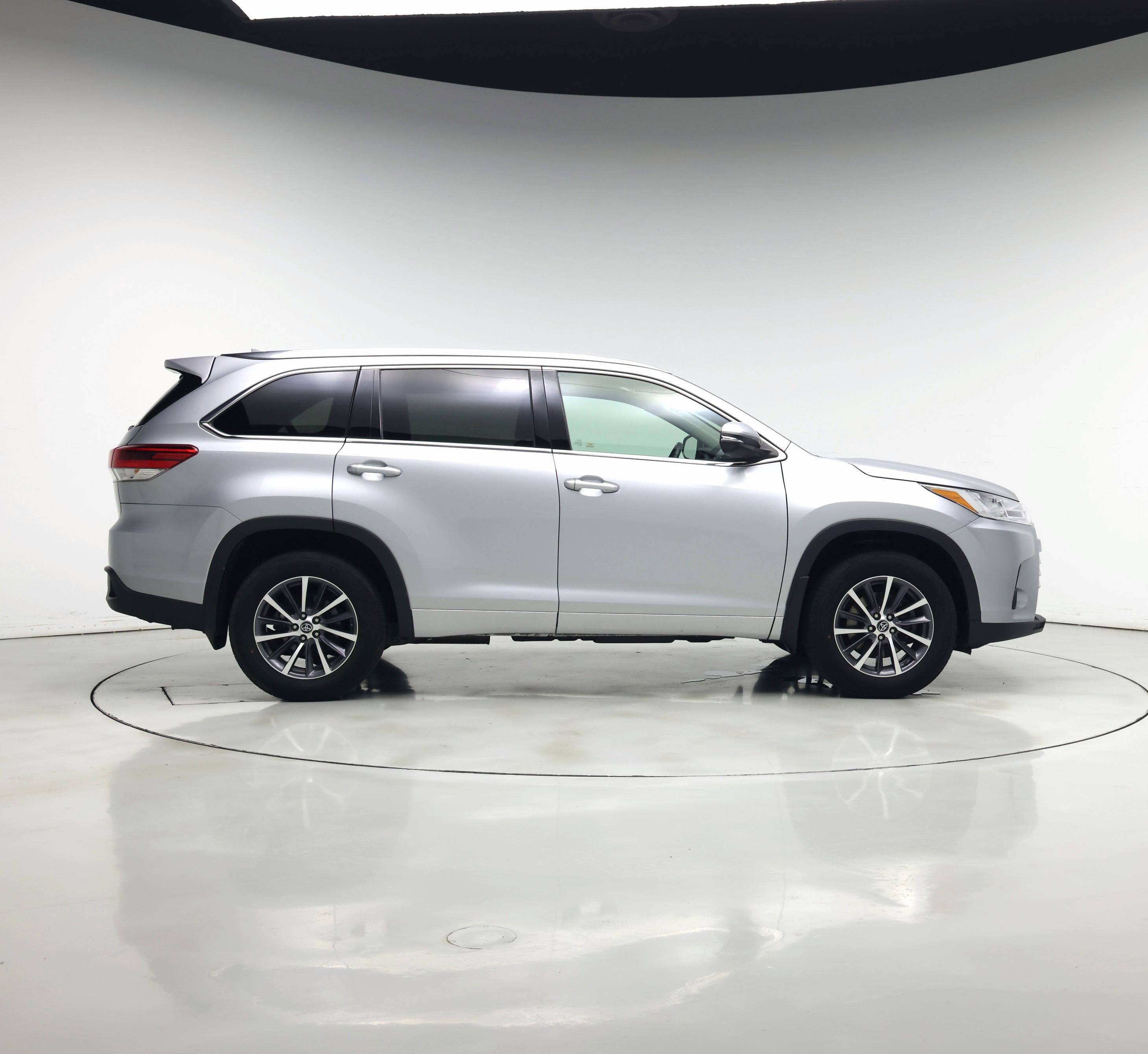 Thumbnail: 2017 Toyota Highlander - 7