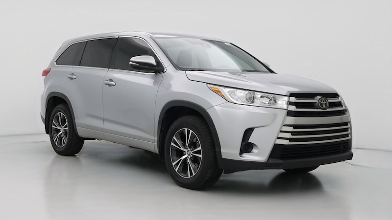 2017 Toyota Highlander LE Hero Image