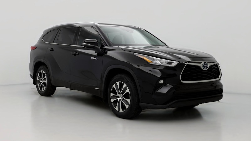 2020 Toyota Highlander XLE Hero Image