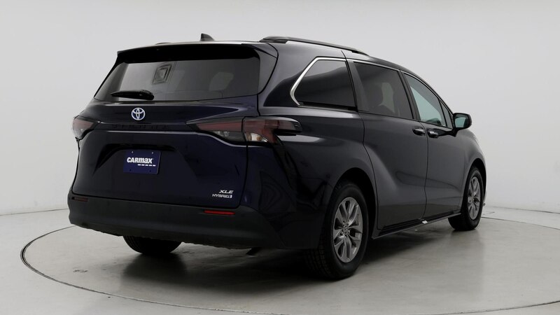 2023 Toyota Sienna XLE 8