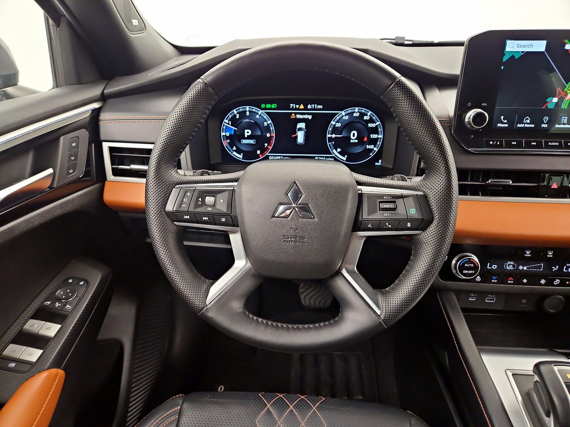 Thumbnail: 2022 Mitsubishi Outlander - 10
