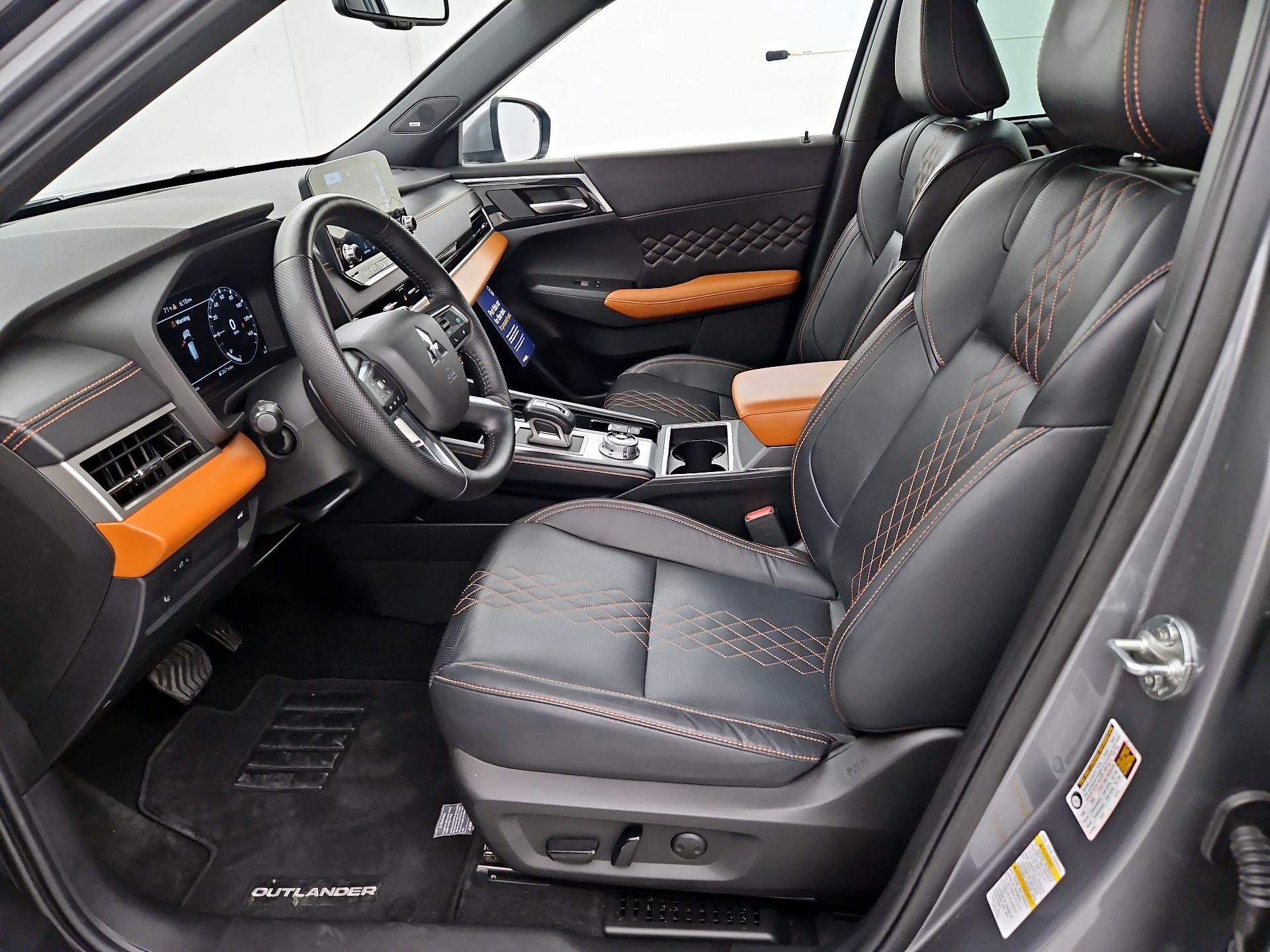 Thumbnail: 2022 Mitsubishi Outlander - 11