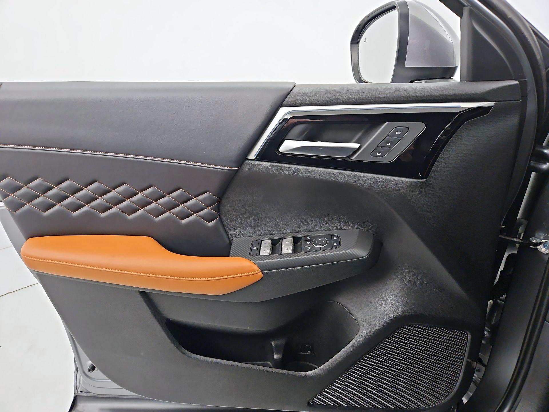 Thumbnail: 2022 Mitsubishi Outlander - 12