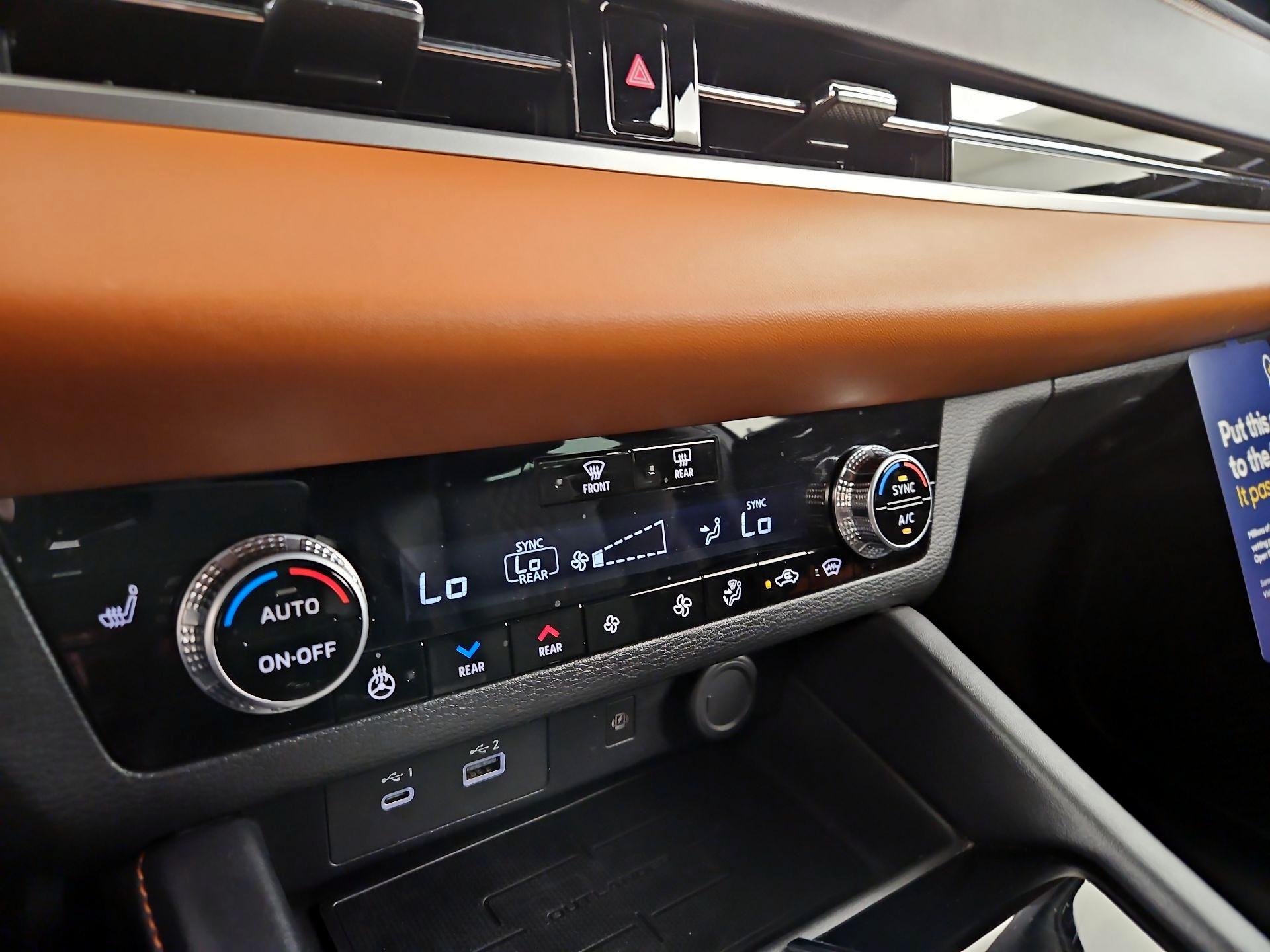 Thumbnail: 2022 Mitsubishi Outlander - 17