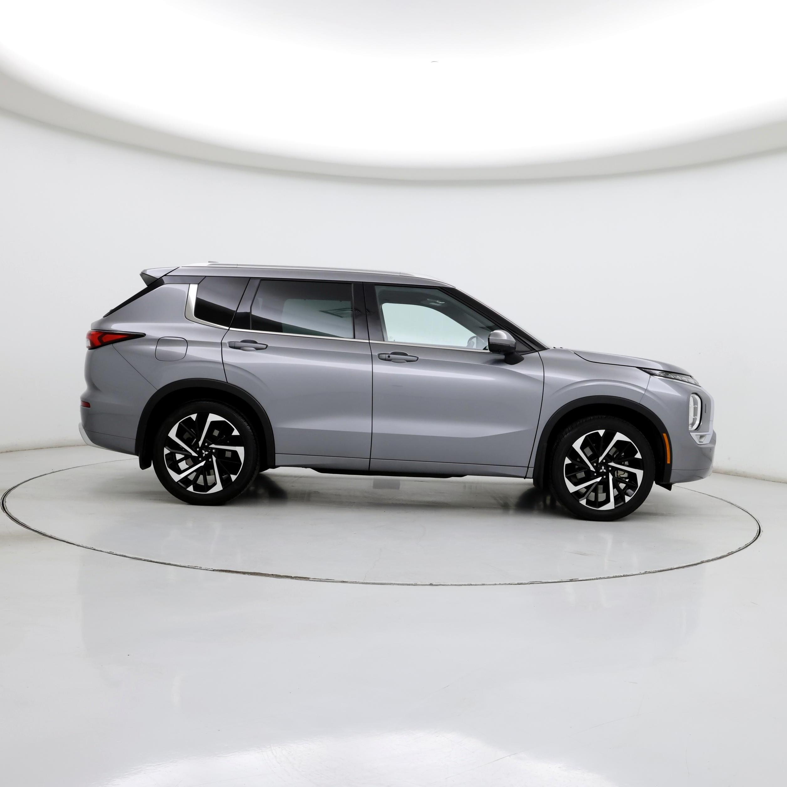 Thumbnail: 2022 Mitsubishi Outlander - 7