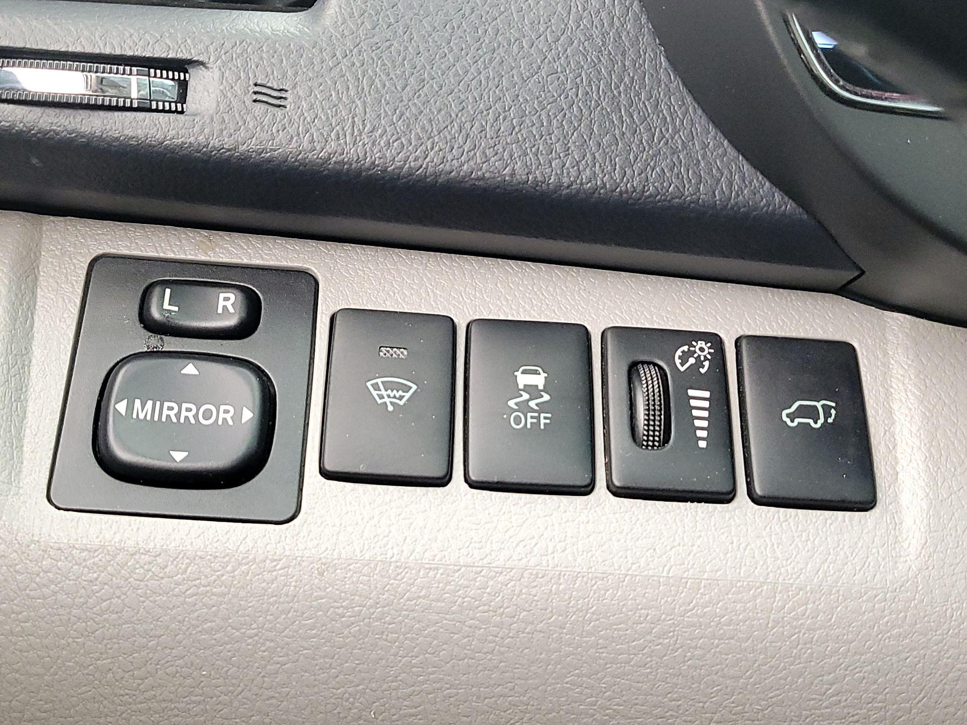 Thumbnail: 2013 Toyota Highlander - 13