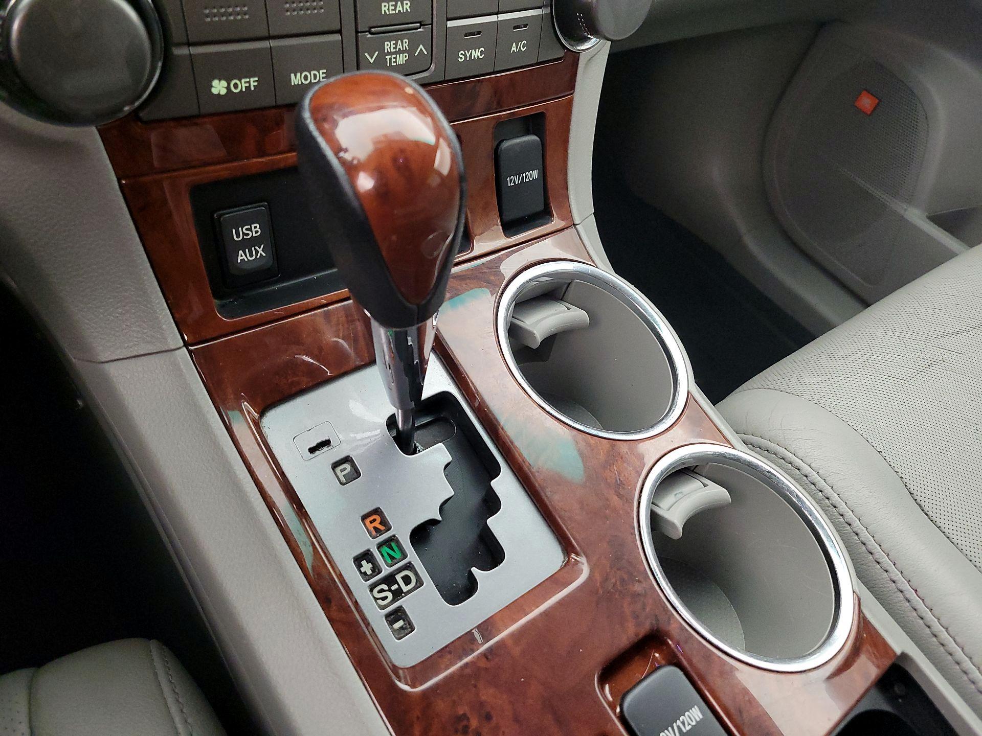 Thumbnail: 2013 Toyota Highlander - 17