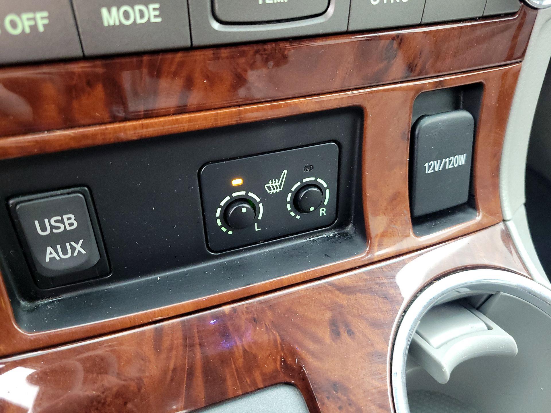 Thumbnail: 2013 Toyota Highlander - 18