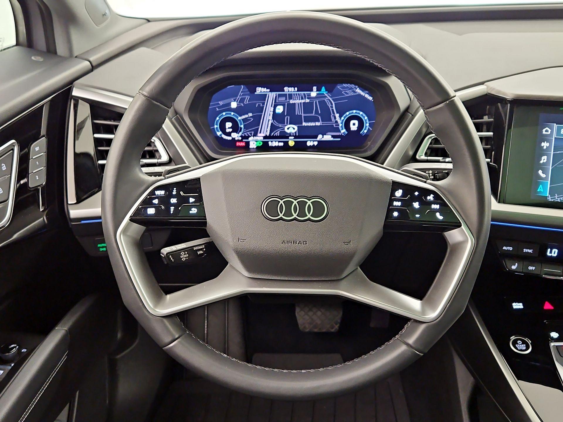 Thumbnail: 2022 Audi Q4 e-tron - 10