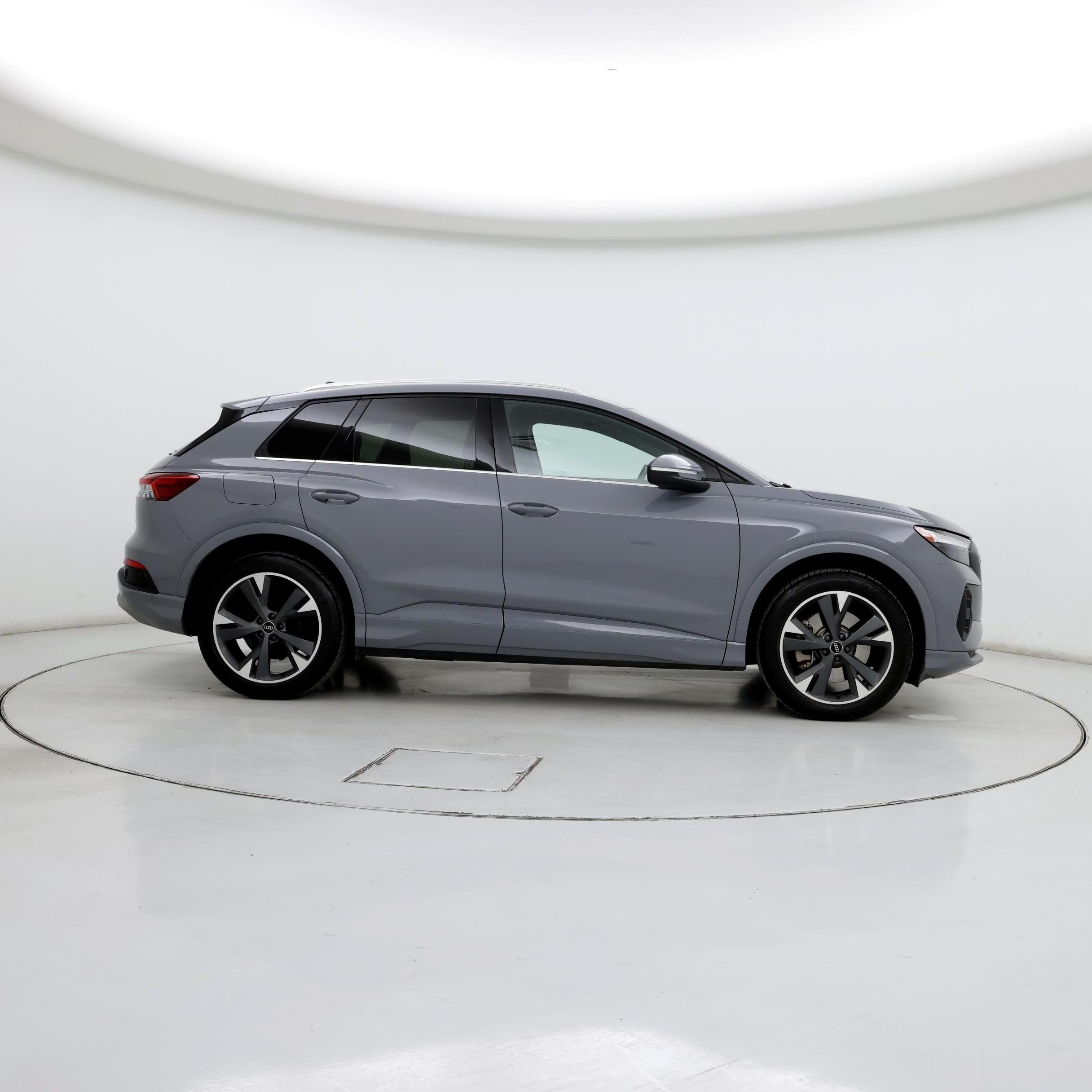 Thumbnail: 2022 Audi Q4 e-tron - 7