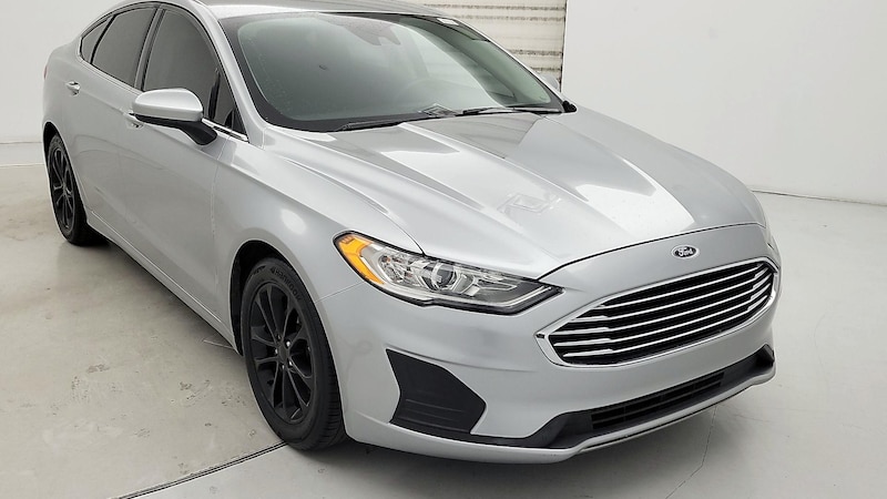 2020 Ford Fusion SE Hero Image