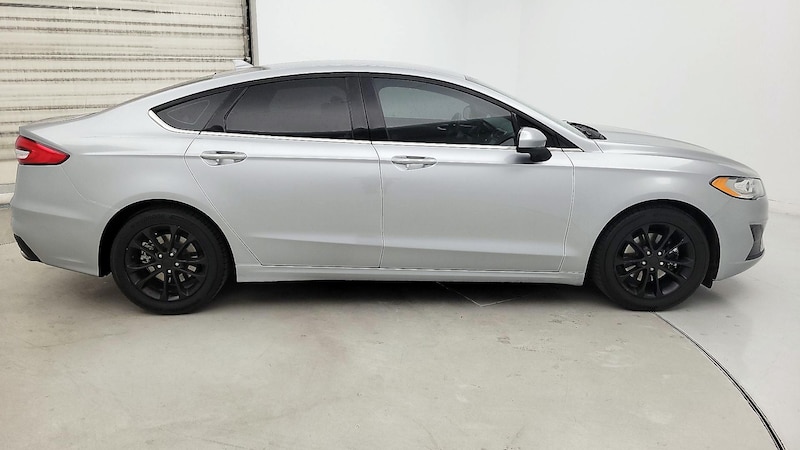 2020 Ford Fusion SE 4