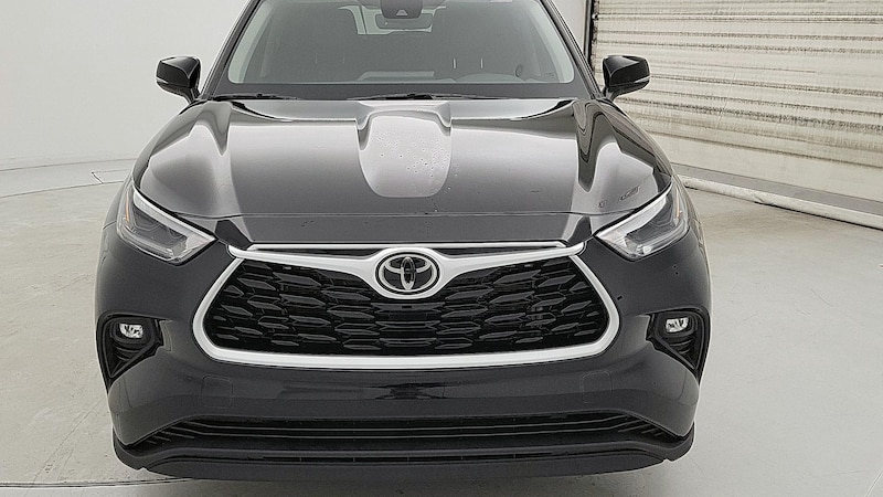 2021 Toyota Highlander XLE 2