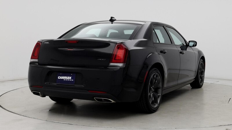 2022 Chrysler 300 S 8