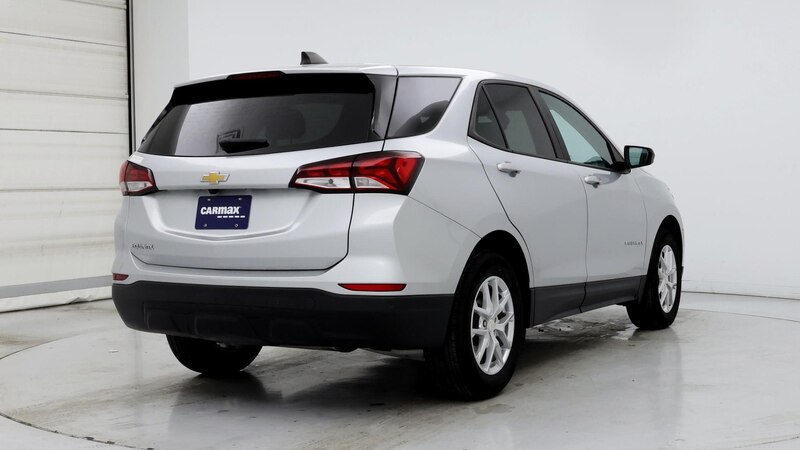 2022 Chevrolet Equinox LS 8