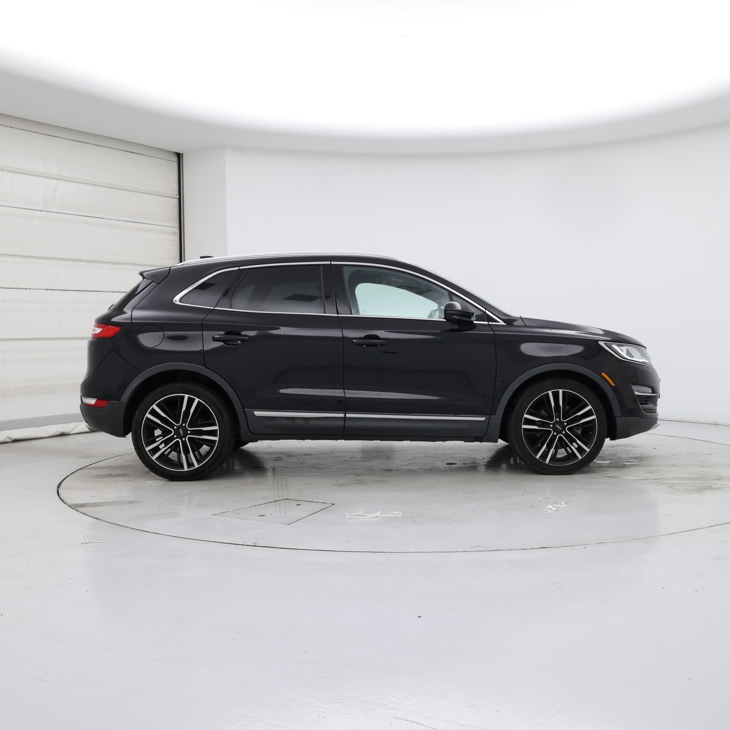 Thumbnail: 2017 Lincoln MKC - 3