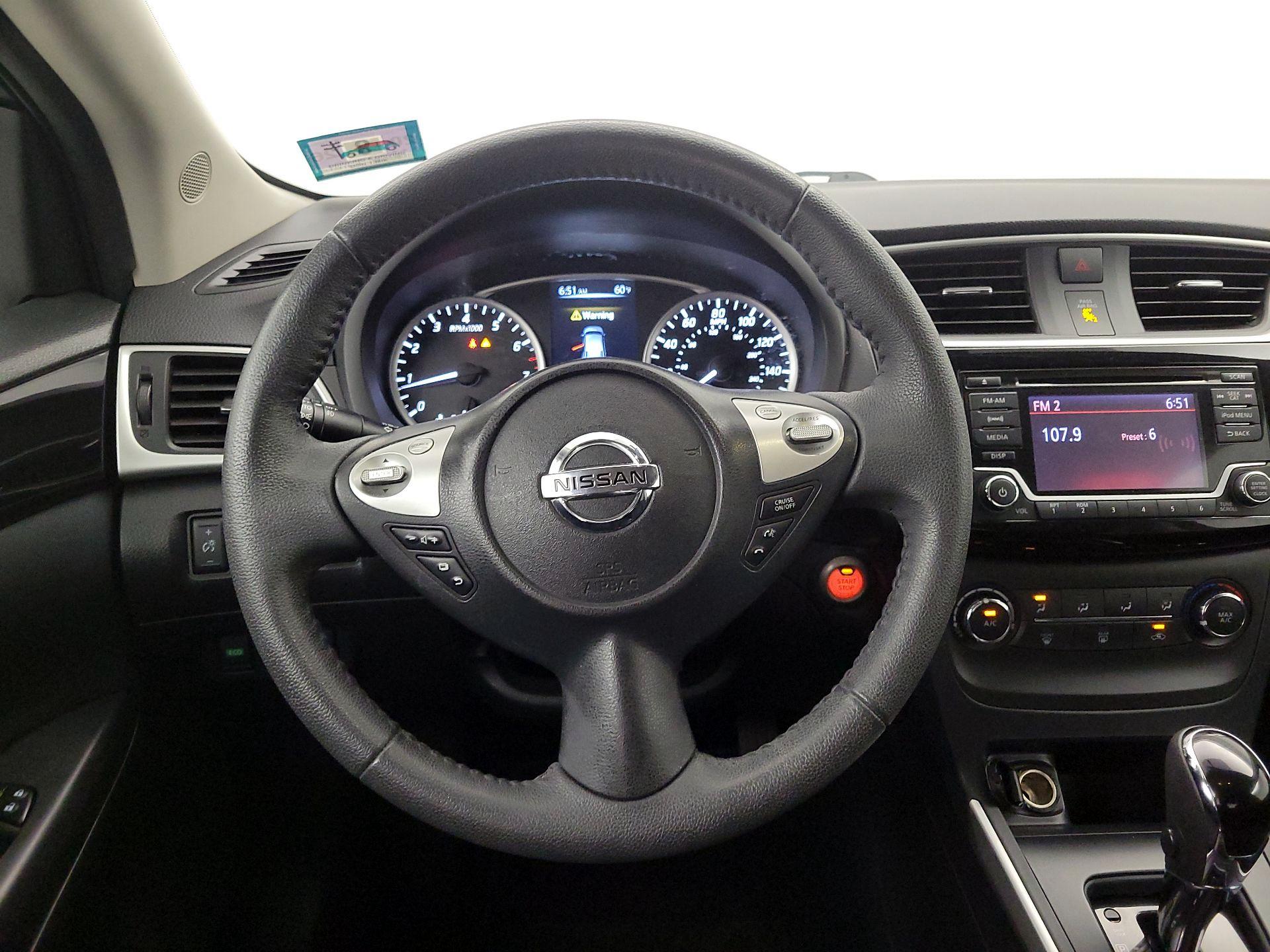 Thumbnail: 2017 Nissan Sentra - 10