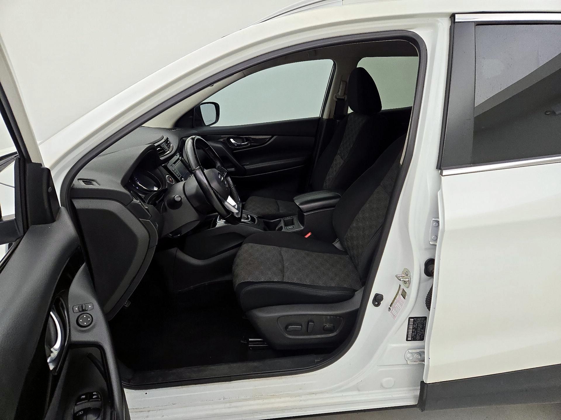 Thumbnail: 2021 Nissan Rogue Sport - 11