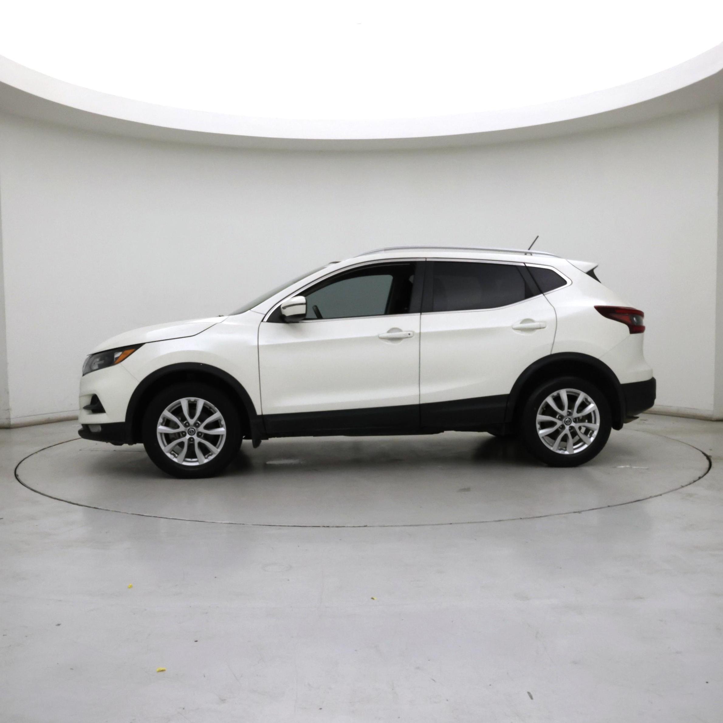 Thumbnail: 2021 Nissan Rogue Sport - 3