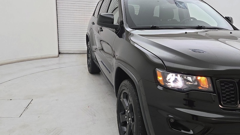 2019 Jeep Grand Cherokee Laredo Hero Image