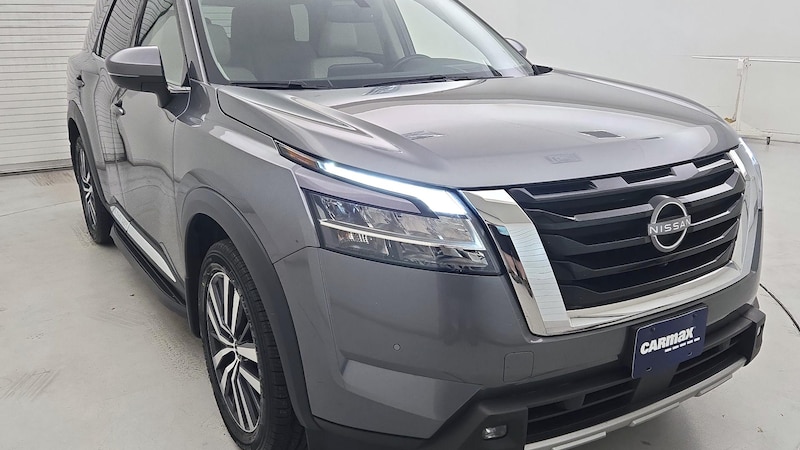 2022 Nissan Pathfinder Platinum Hero Image