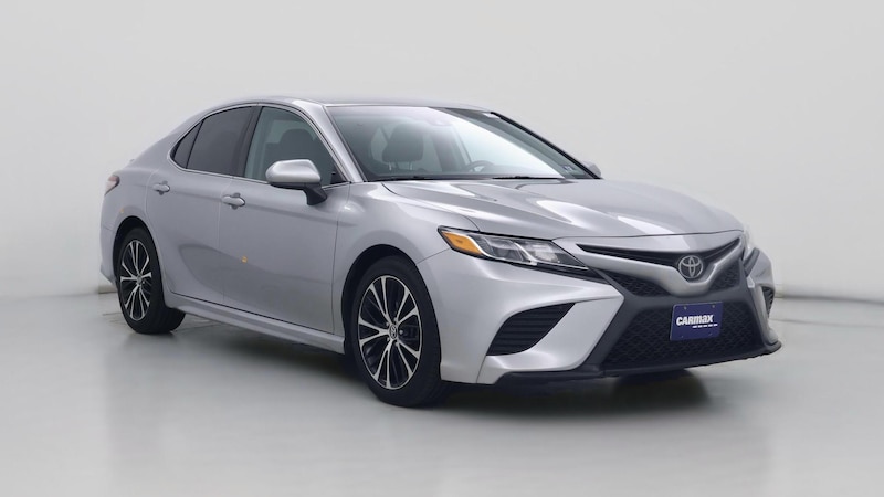 2019 Toyota Camry SE Hero Image