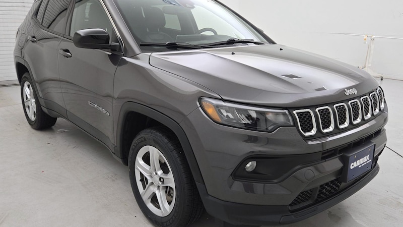2023 Jeep Compass Latitude Hero Image