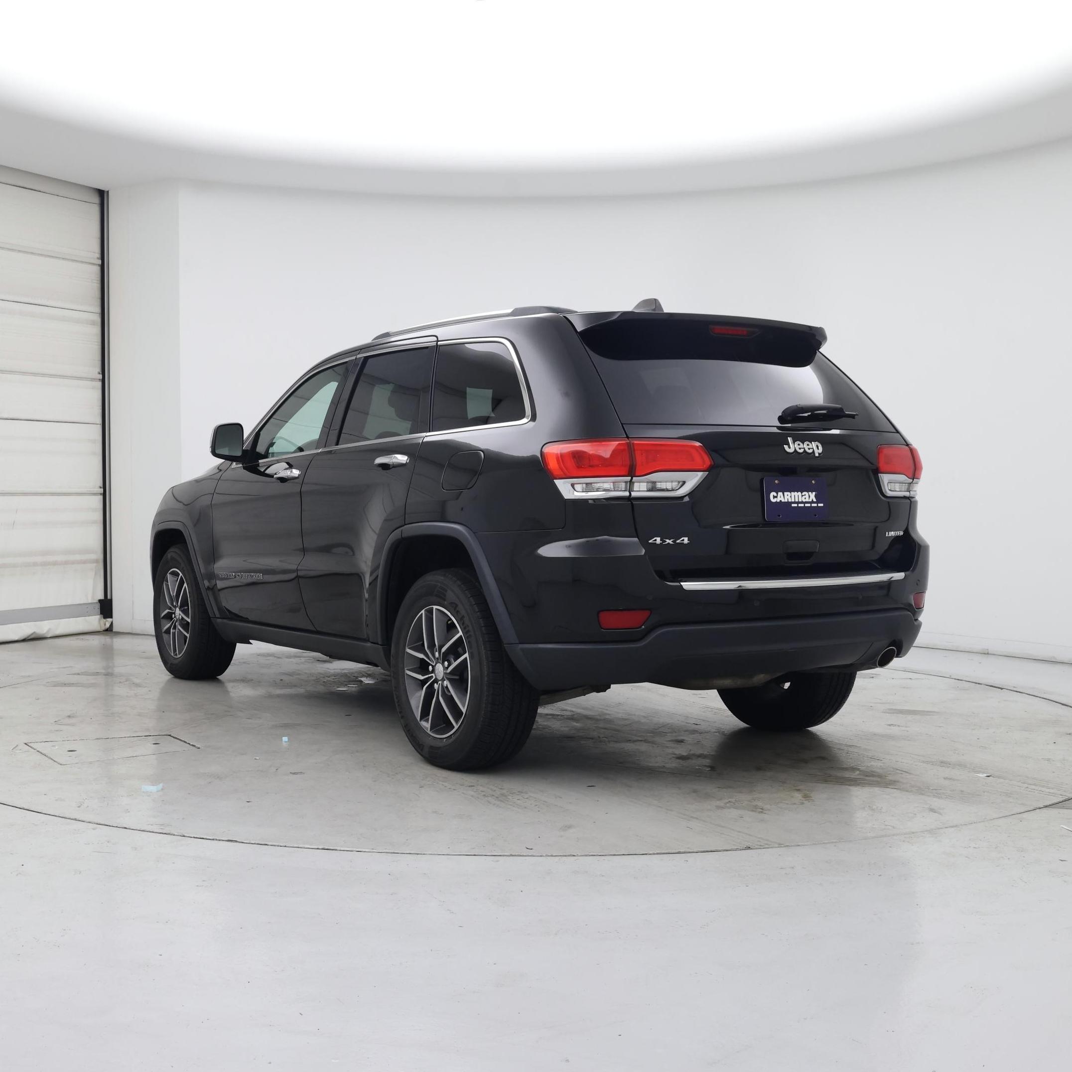 Thumbnail: 2017 Jeep Grand Cherokee - 2