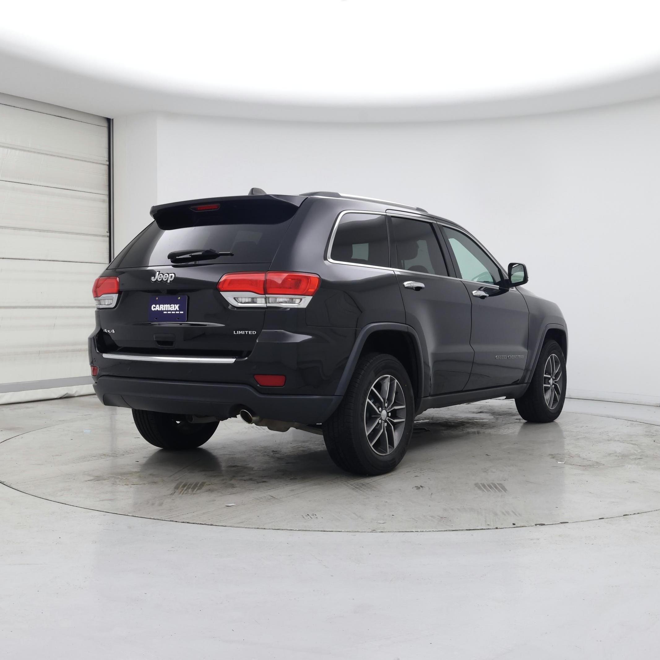 Thumbnail: 2017 Jeep Grand Cherokee - 8