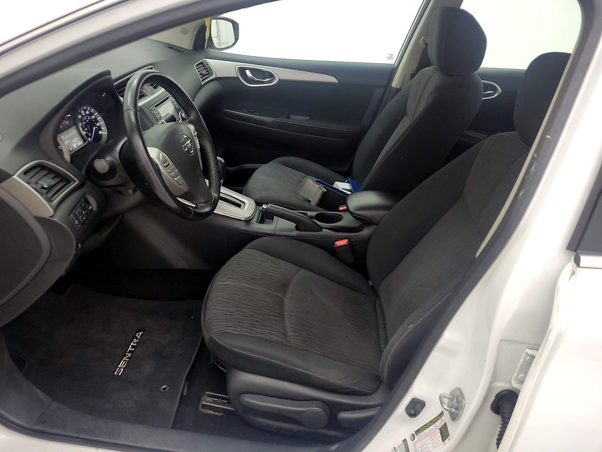 Thumbnail: 2015 Nissan Sentra - 11