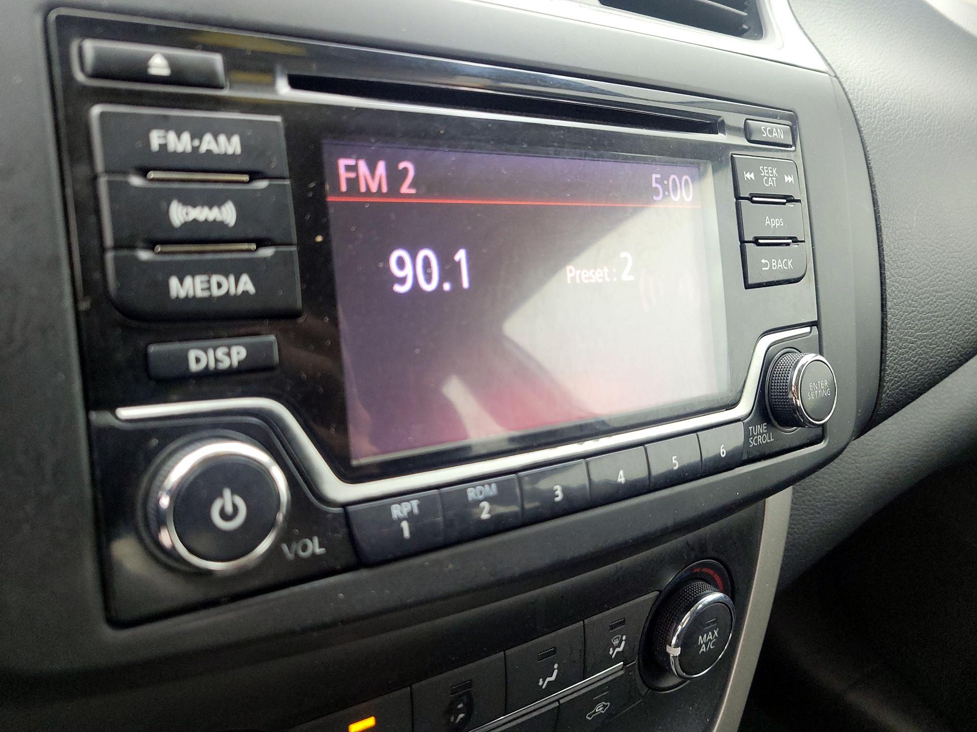 Thumbnail: 2015 Nissan Sentra - 15