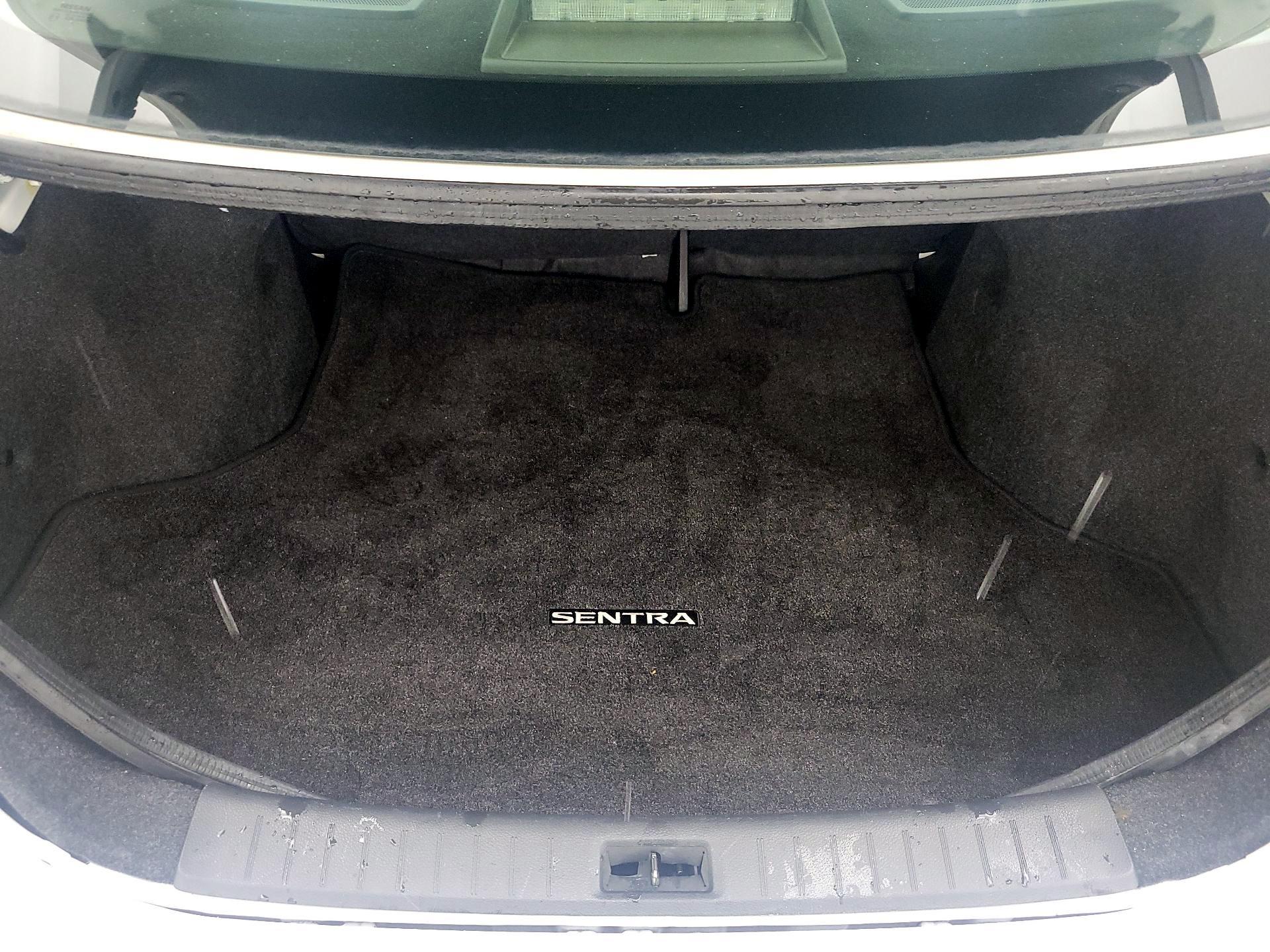Thumbnail: 2015 Nissan Sentra - 20