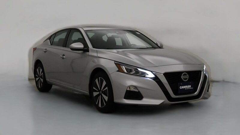 2022 Nissan Altima SV Hero Image