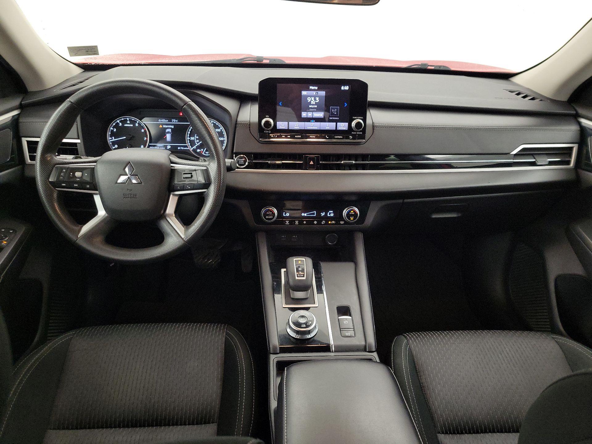 Thumbnail: 2022 Mitsubishi Outlander - 9