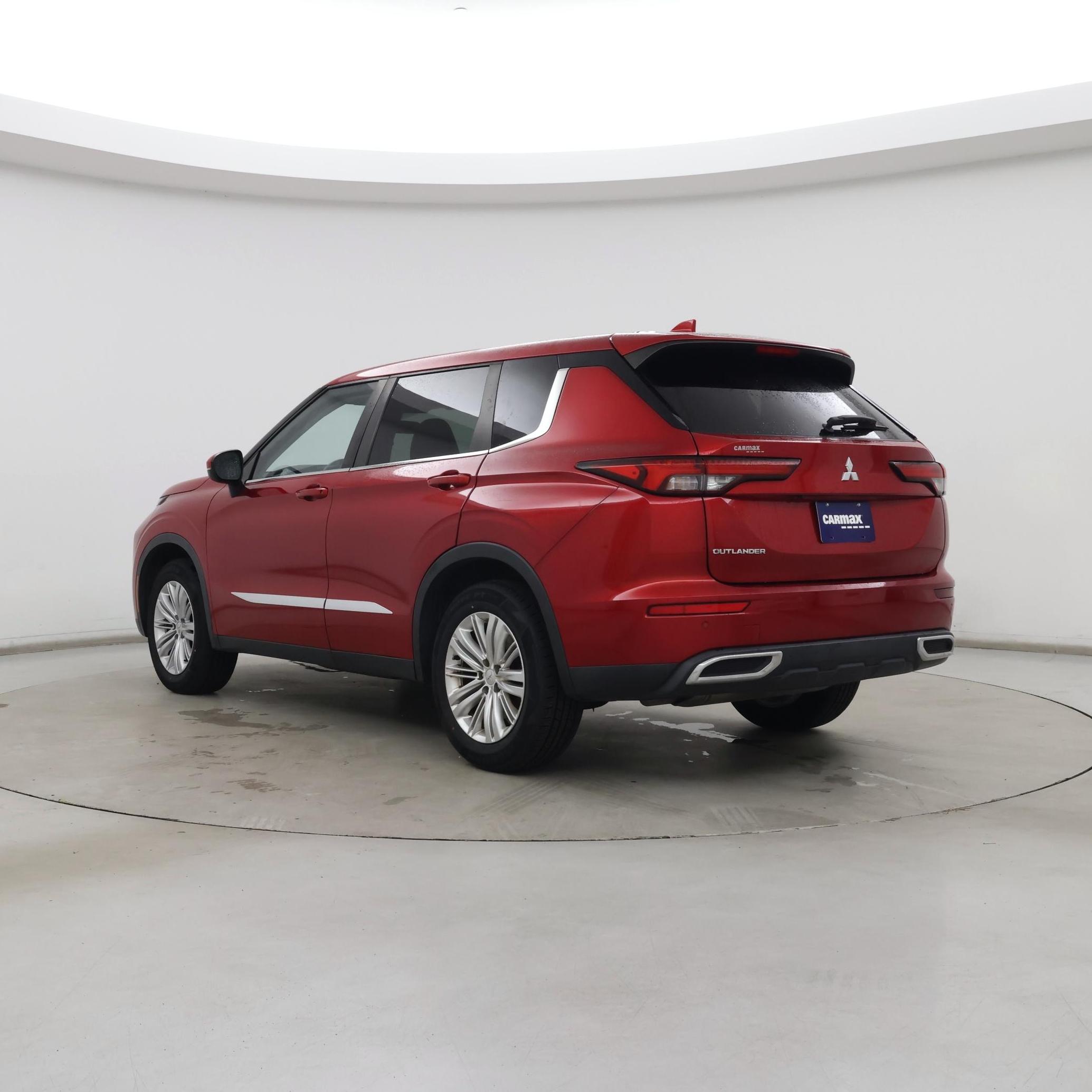 Thumbnail: 2022 Mitsubishi Outlander - 2