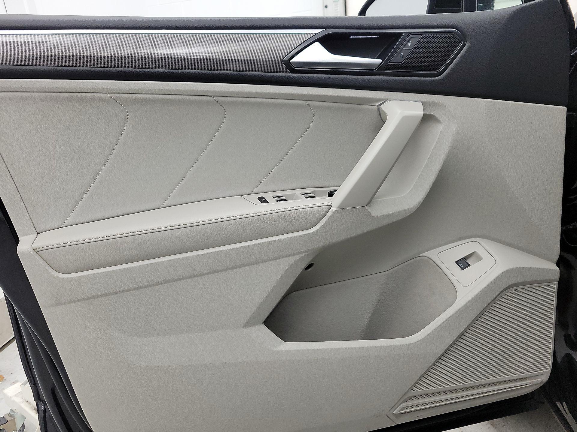 Thumbnail: 2022 Volkswagen Tiguan - 12