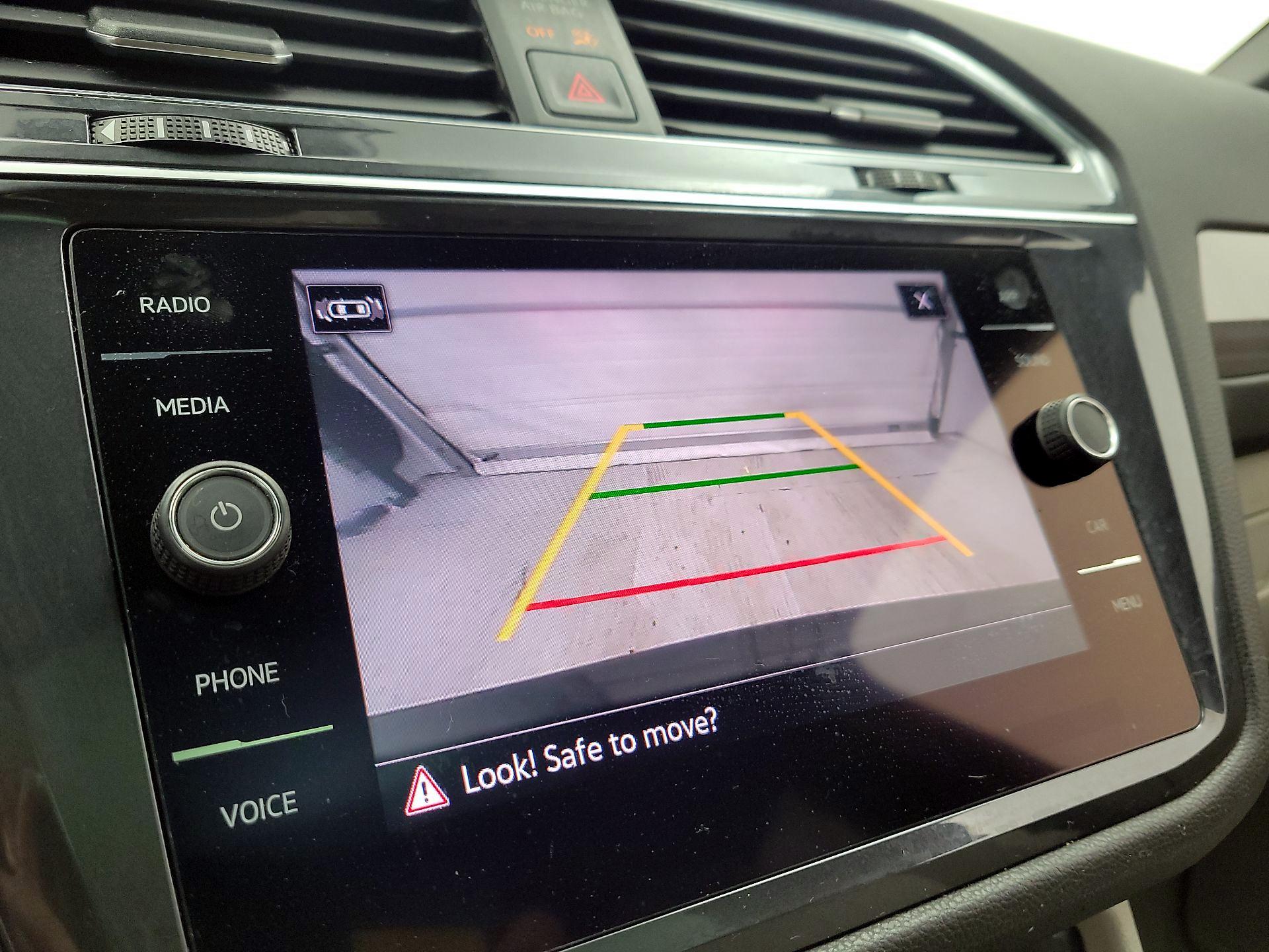 Thumbnail: 2022 Volkswagen Tiguan - 14