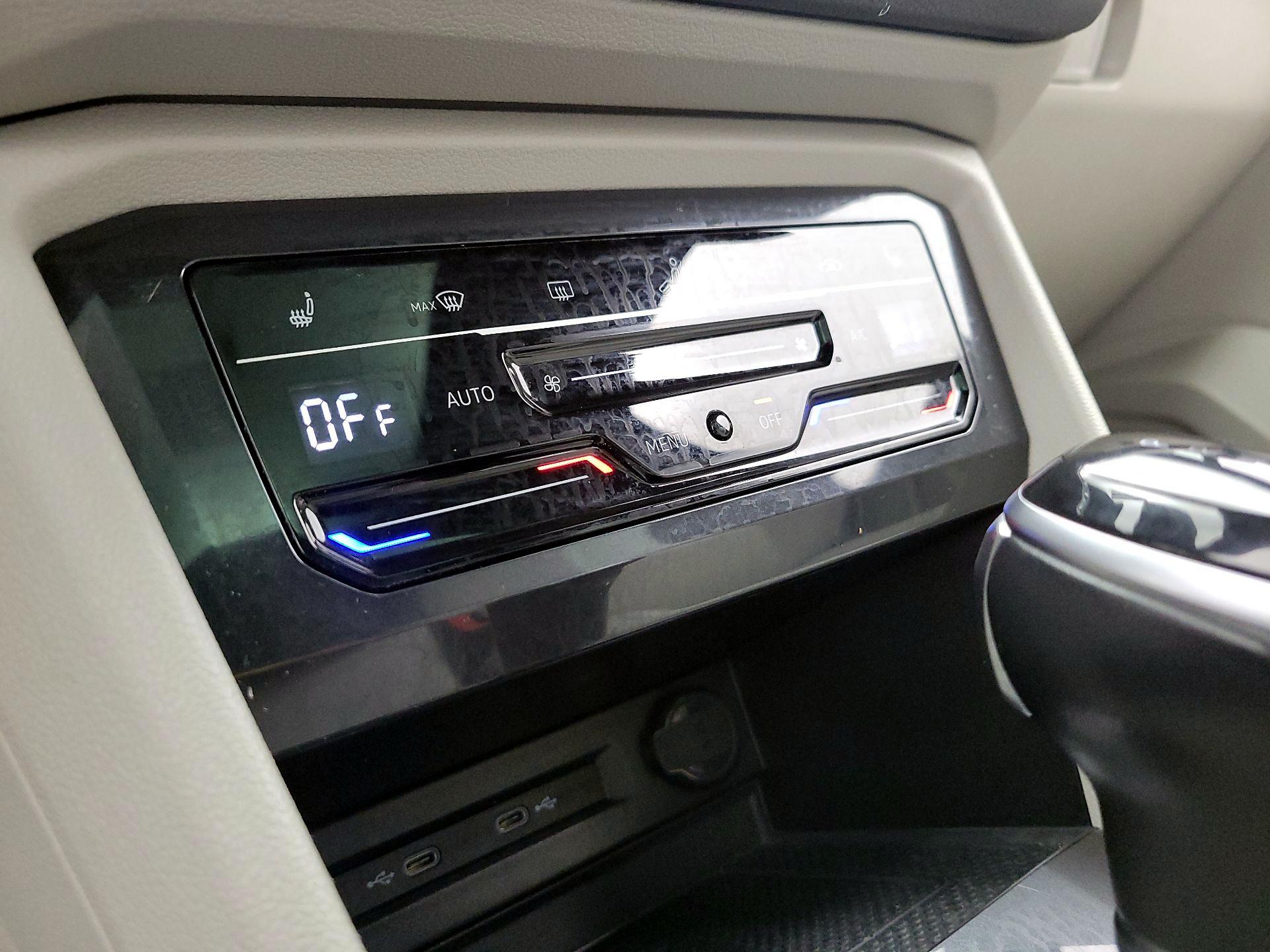 Thumbnail: 2022 Volkswagen Tiguan - 16