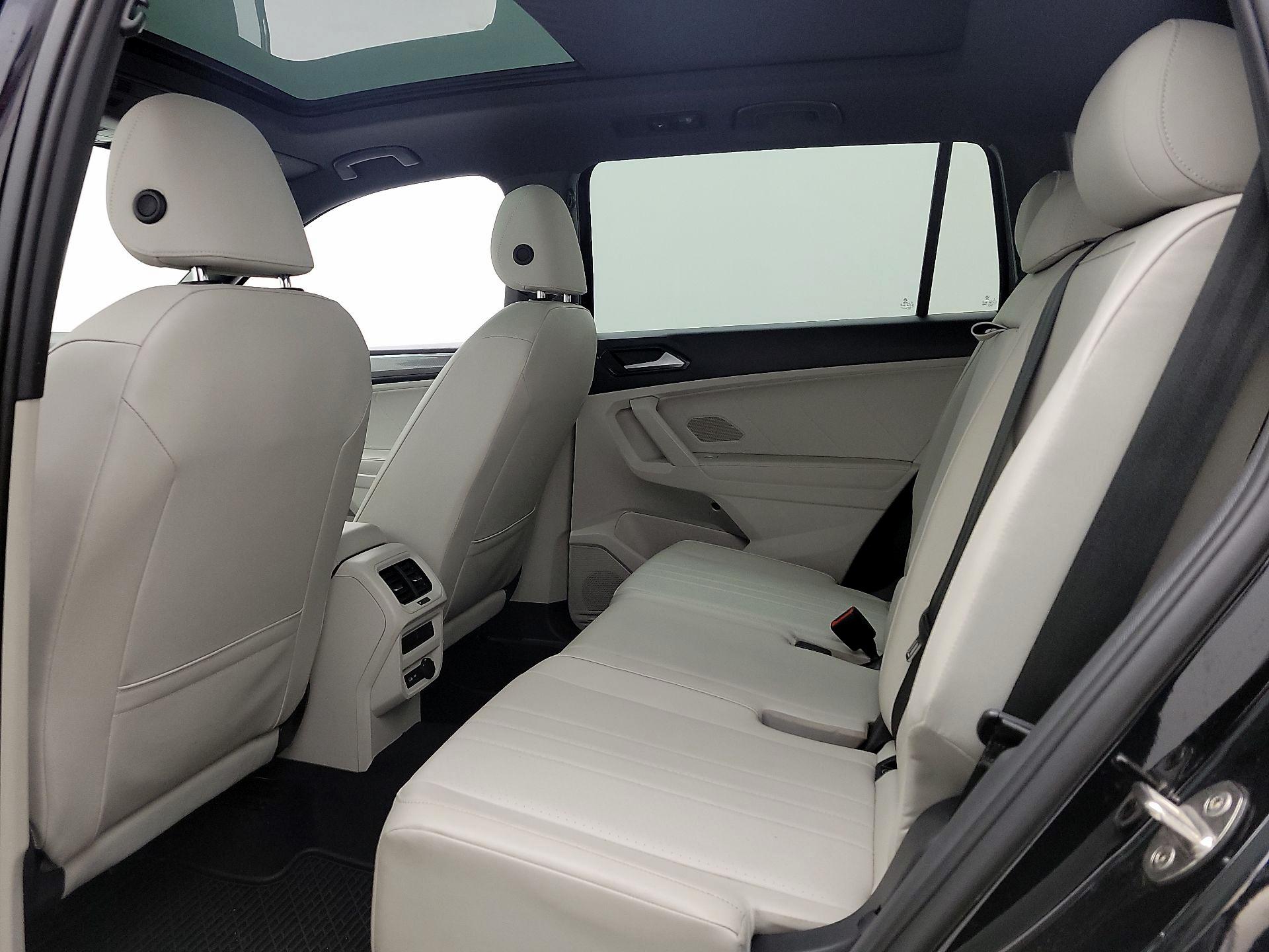 Thumbnail: 2022 Volkswagen Tiguan - 19