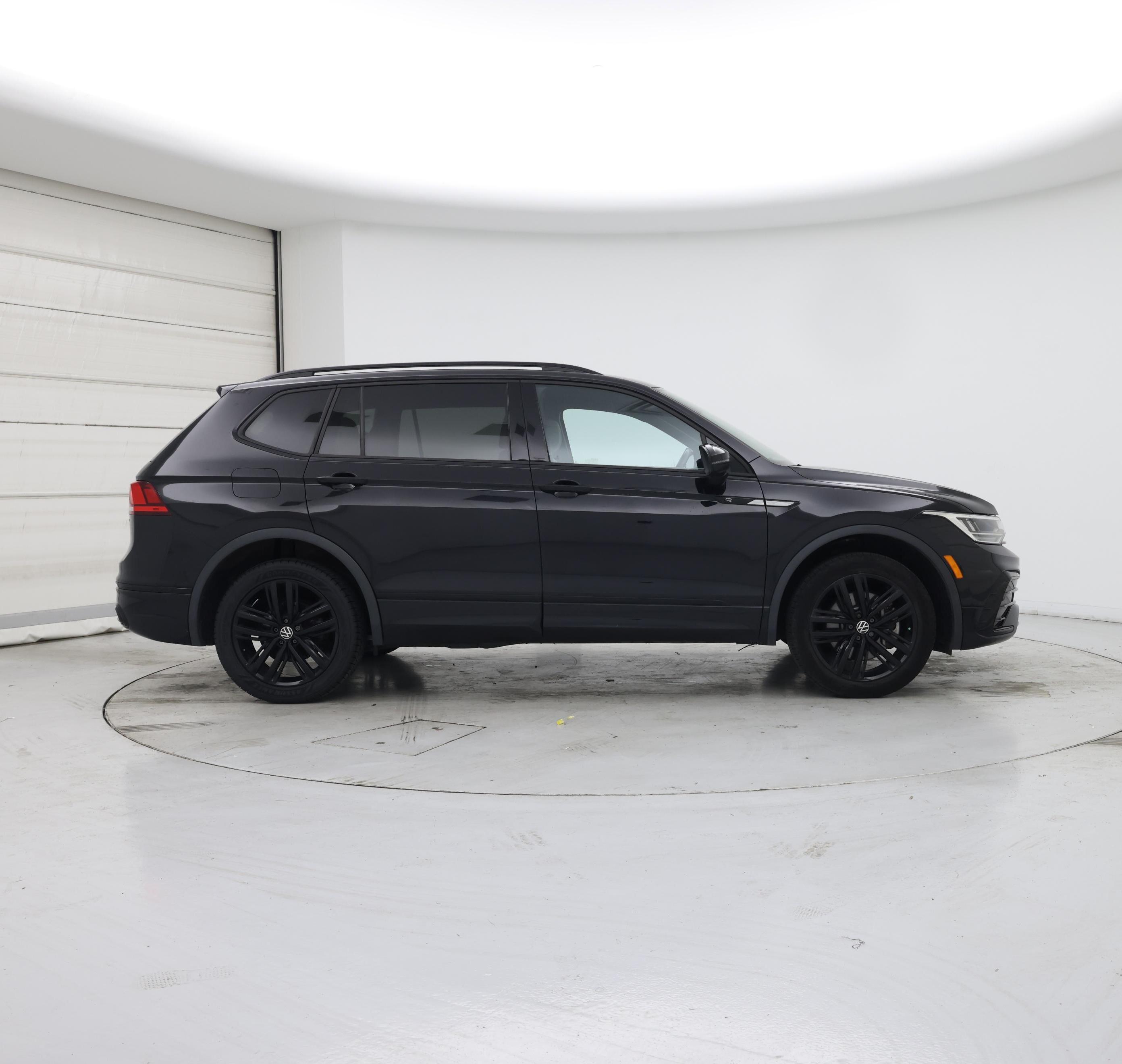 Thumbnail: 2022 Volkswagen Tiguan - 7