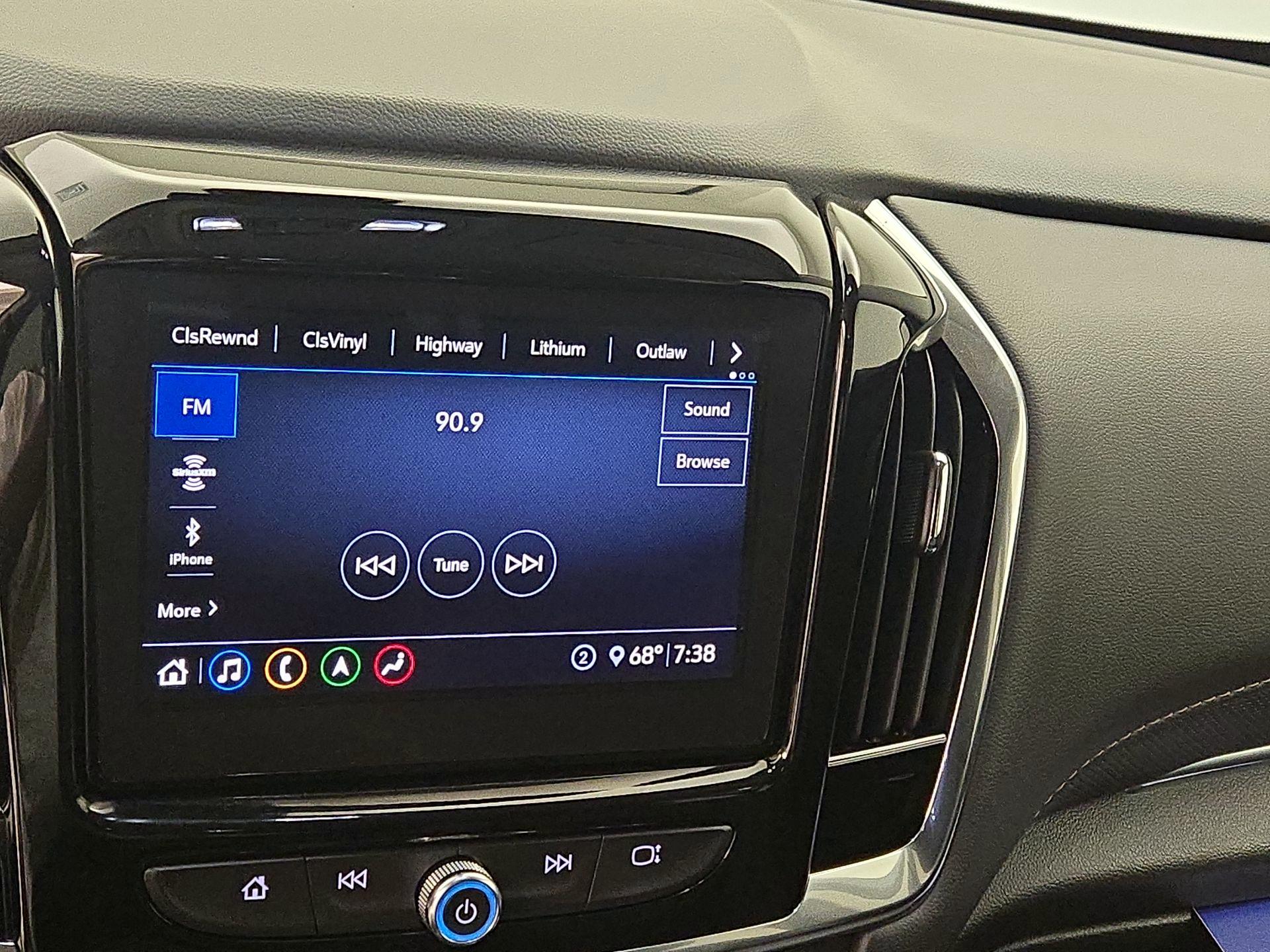 Thumbnail: 2021 Chevrolet Traverse - 15