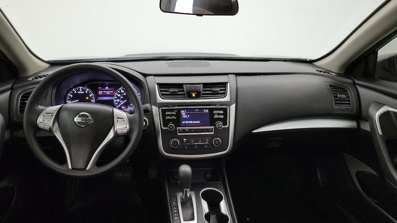 2017 Nissan Altima S 9