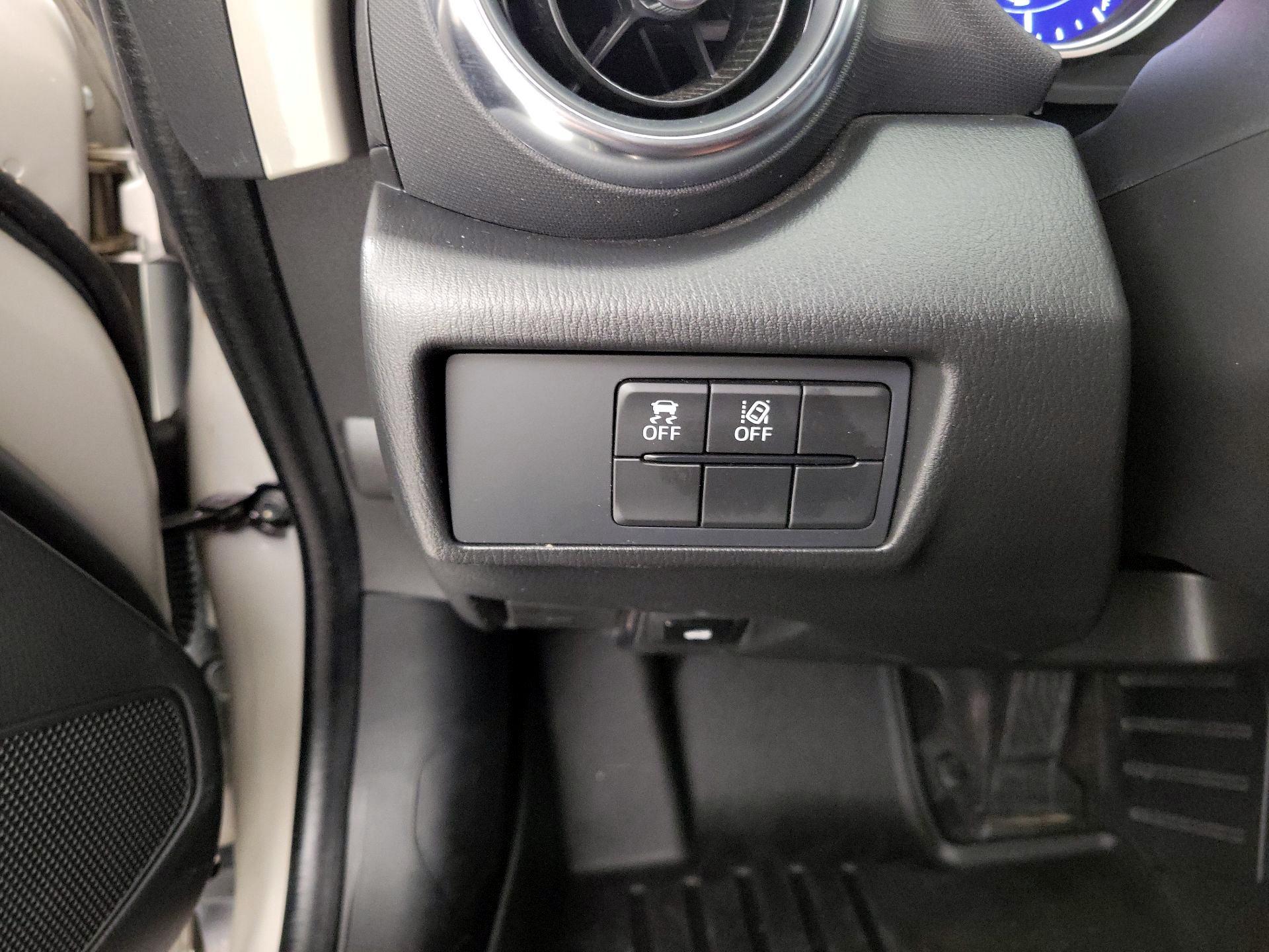 Thumbnail: 2022 Mazda MX-5 Miata - 13