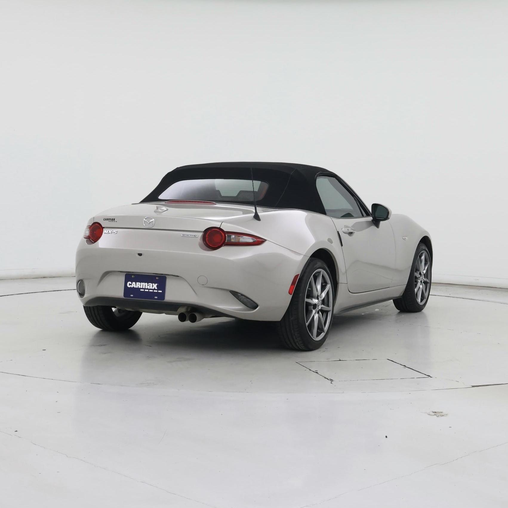 Thumbnail: 2022 Mazda MX-5 Miata - 8