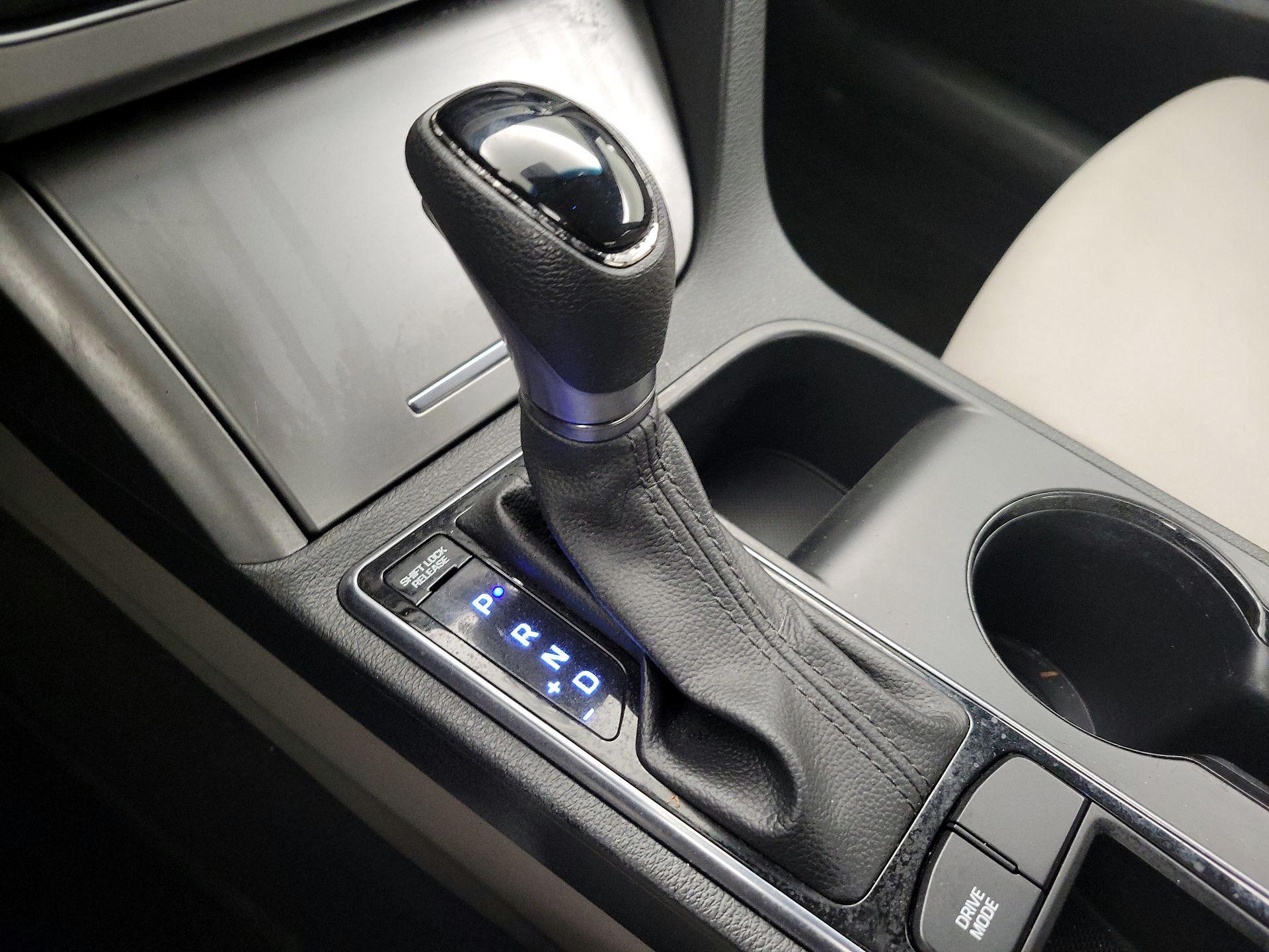 Thumbnail: 2016 Hyundai Sonata - 16