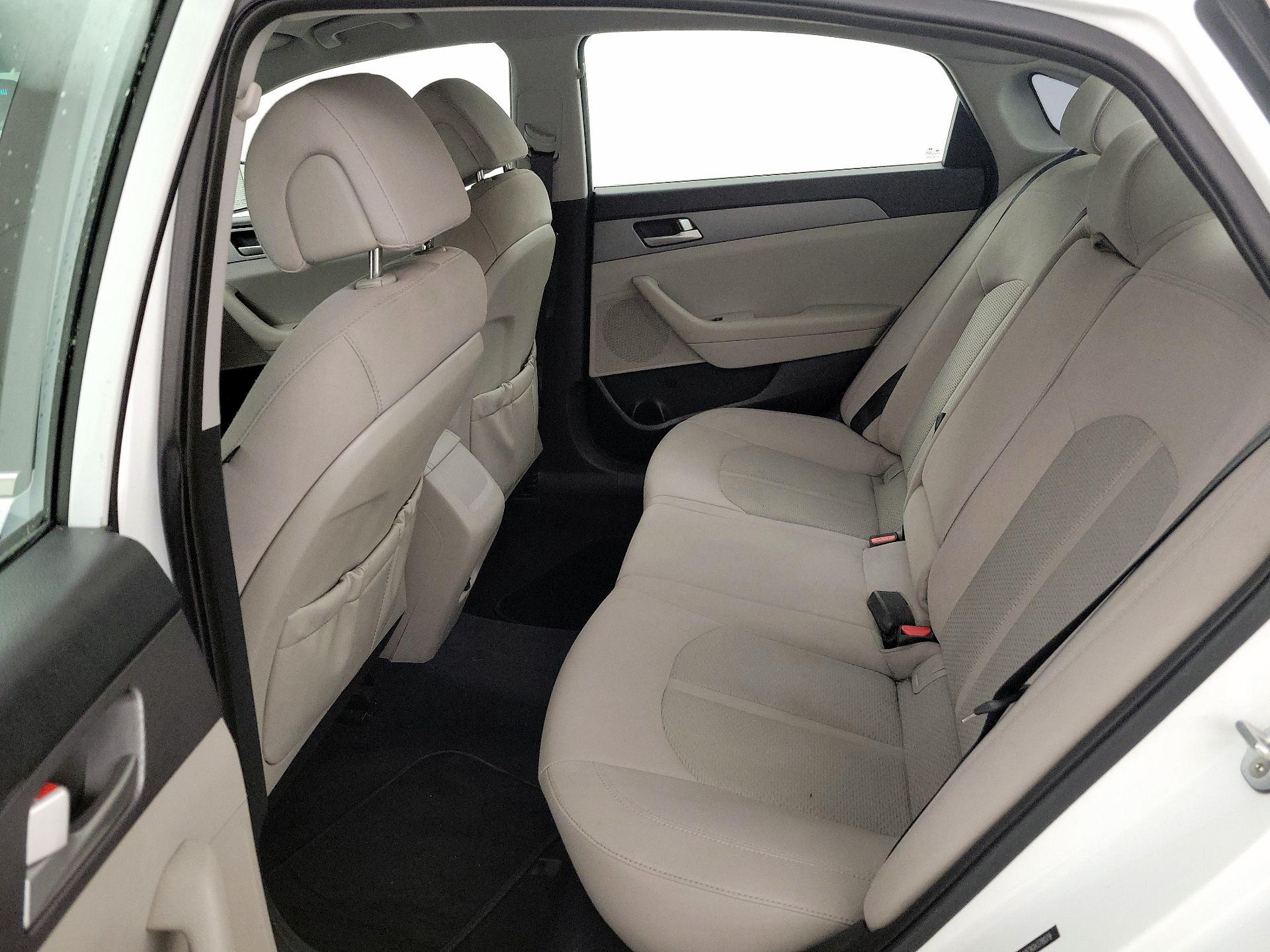 Thumbnail: 2016 Hyundai Sonata - 17