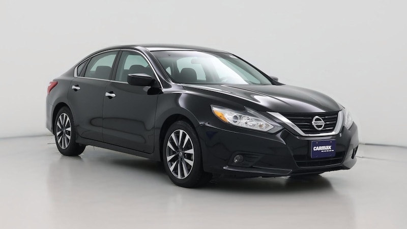 2017 Nissan Altima SV Hero Image