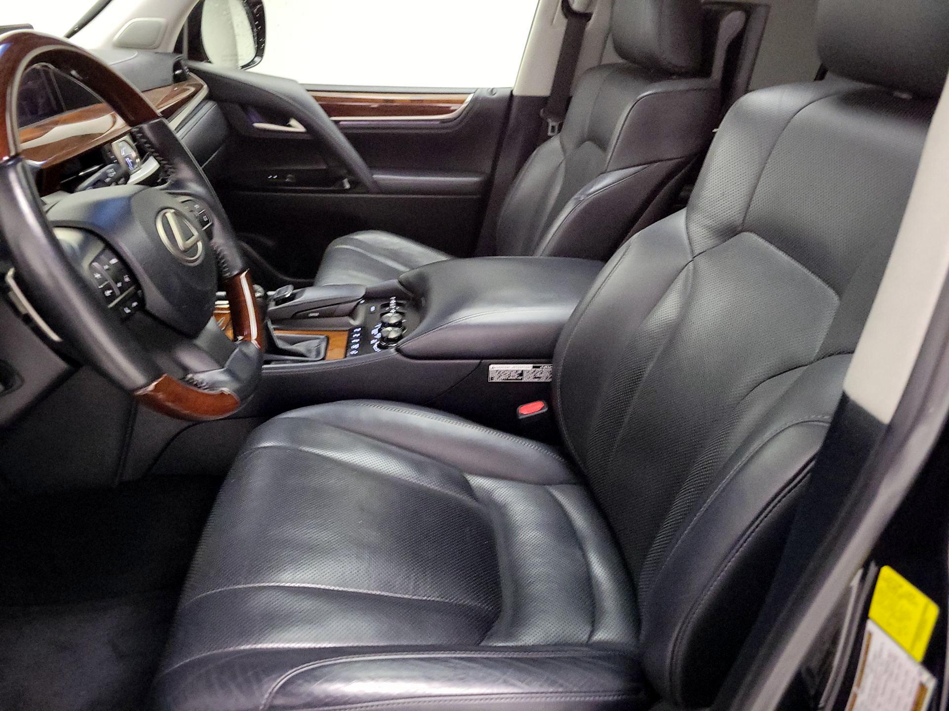 Thumbnail: 2019 Lexus LX - 11